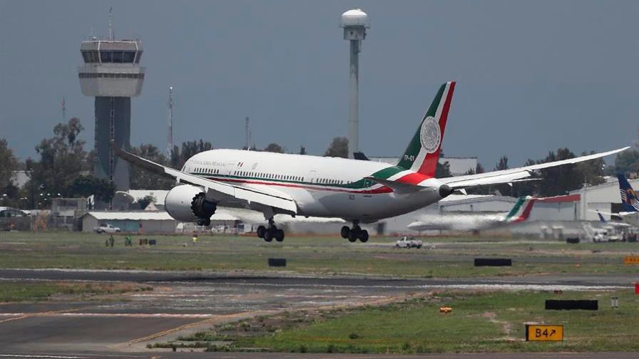 López Obrador afirma que hay dos posibles compradores del avión presidencial