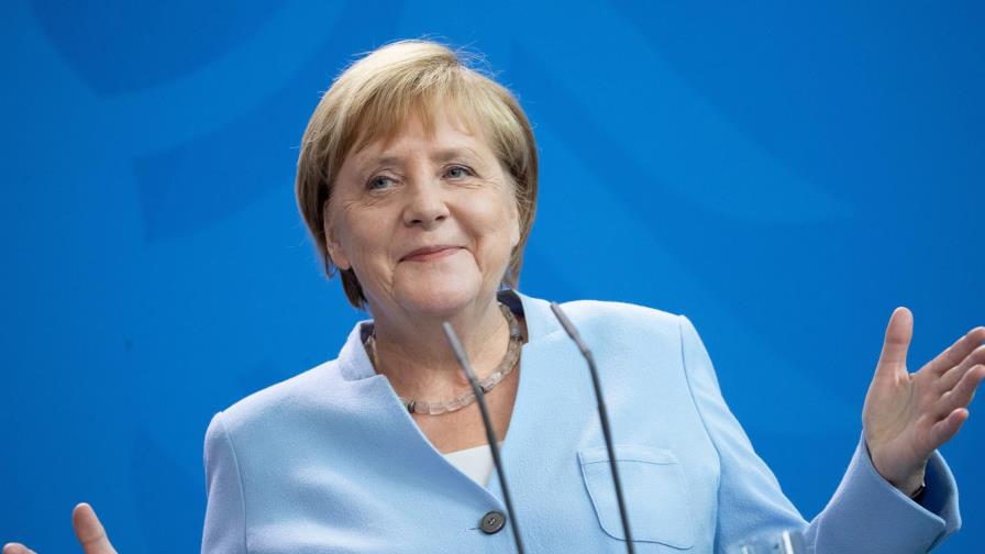 Merkel deja cuarentena domiciliaria tras varios tests negativos de COVID-19