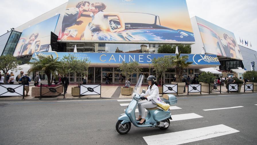 El Festival de Cannes, cancelado en 2020, se pospone a julio
