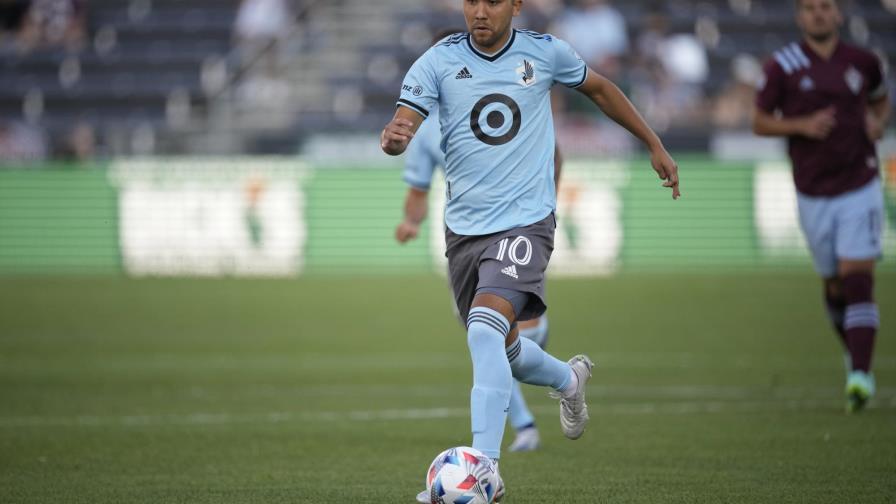 Detienen a futbolista argentino Emanuel Reynoso por agresión