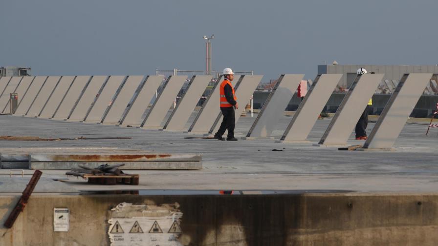 Barreras anticrecida de Venecia pasan test, siguen las dudas