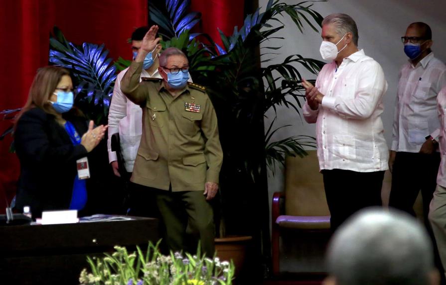 Díaz-Canel sucede a Castro al frente del Partido Comunista