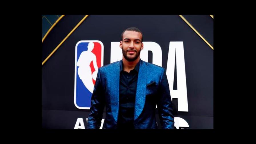 Gobert minimiza el problema que tuvo con su compañero Mitchell por contagio