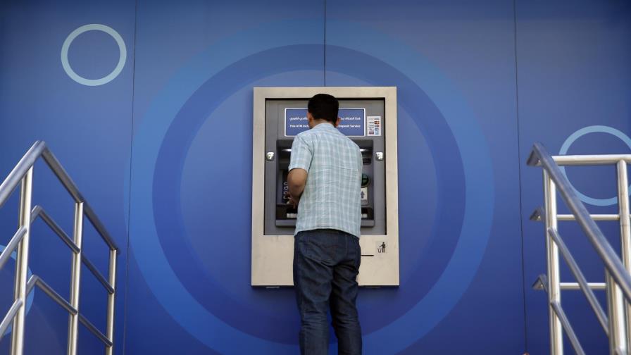 Bancos en Líbano permanecen cerrados por huelga de empleados Bancos en Líbano permanecen cerrados por huelga de empleados