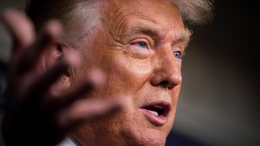 Trump confía en tener una vacuna para octubre y agita polémica sobre el voto Trump confía en tener una vacuna para octubre y agita polémica sobre el voto