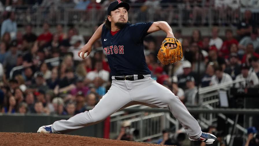 Verdugo jonronea y Medias Rojas ganan 10-8 a Bravos