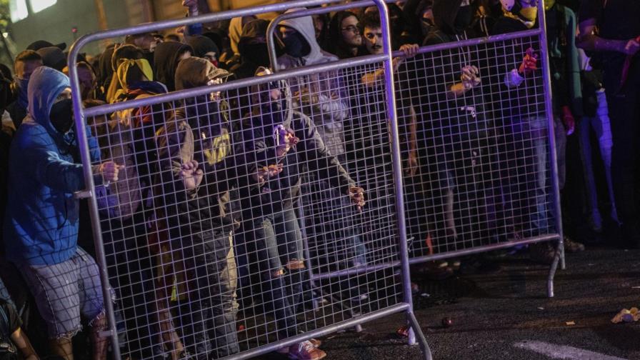 España mira a Cataluña tras dos días de protestas violentas