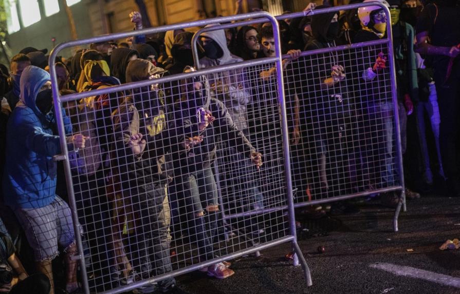 España mira a Cataluña tras dos días de protestas violentas