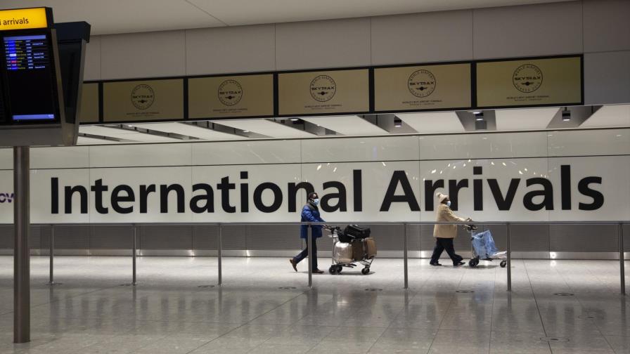 Aeropuerto de Londres abre terminal para viajeros de riesgo