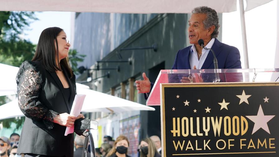 Ana Gabriel devela su estrella en Hollywood Ana Gabriel devela su estrella en Hollywood