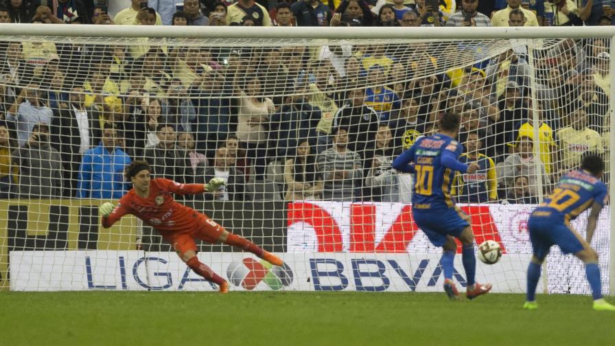 El campeón Tigres remonta y vence al América El campeón Tigres remonta y vence al América