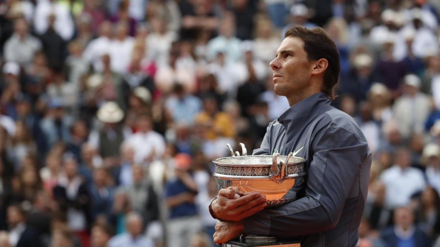 El mundo no se debe parar pero hay que respetar el dolor