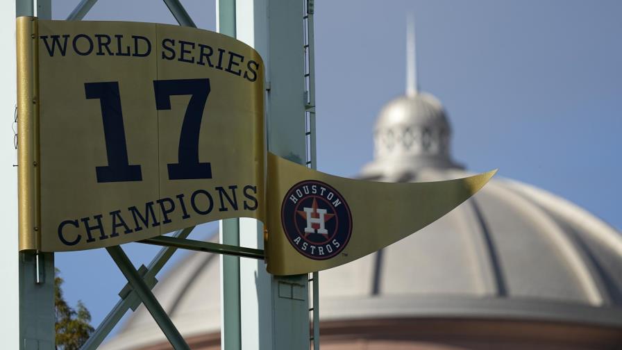 Vilipendiados por todos, Astros arrancan otra Serie Mundial