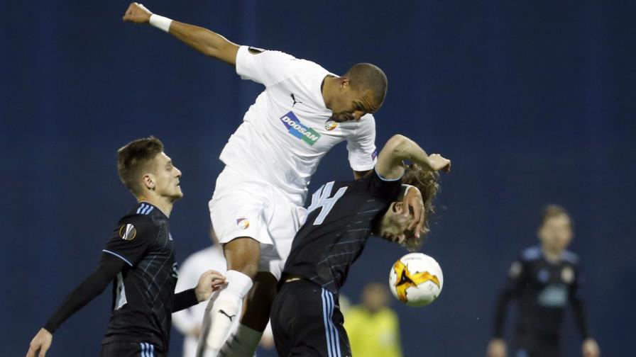 Multan a club checo por improperios racistas de hinchas