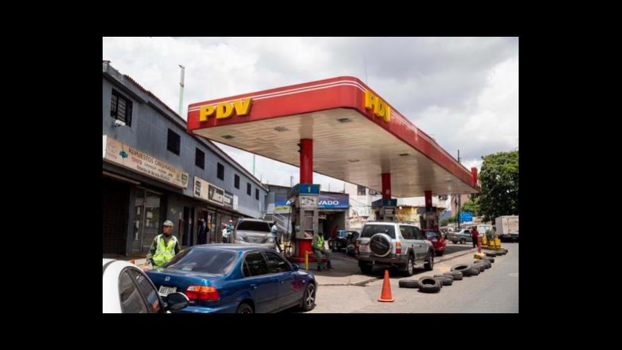 Las colas para repostar gasolina comienzan a menguar en Venezuela Las colas para repostar gasolina comienzan a menguar en Venezuela