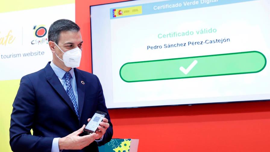 España permitirá acceso a los vacunados de cualquier país desde el 7 de junio