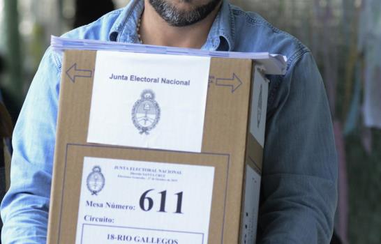 LO ULTIMO: Primeros datos oficiales dan ventaja a Fernández LO ULTIMO: Primeros datos oficiales dan ventaja a Fernández