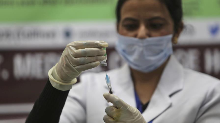 India vacuna a 2 millones de trabajadores sanitarios