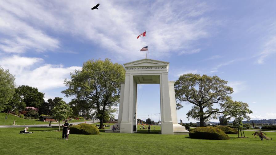 Canadá renueva por un mes cierre de frontera con EE.UU