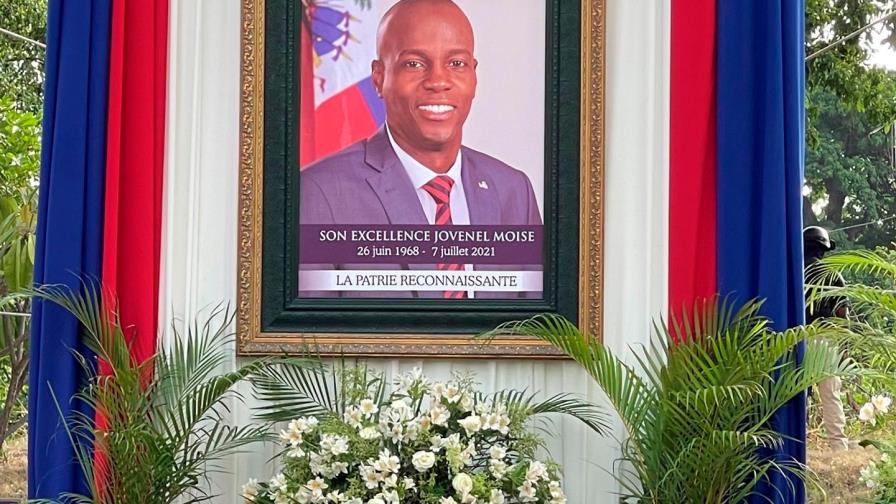 Viuda del presidente haitiano recibe condolencias de políticos en ceremonia