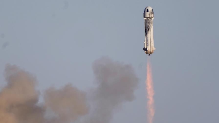 Blue Origin hace tercer vuelo tripulado, con Strahan a bordo