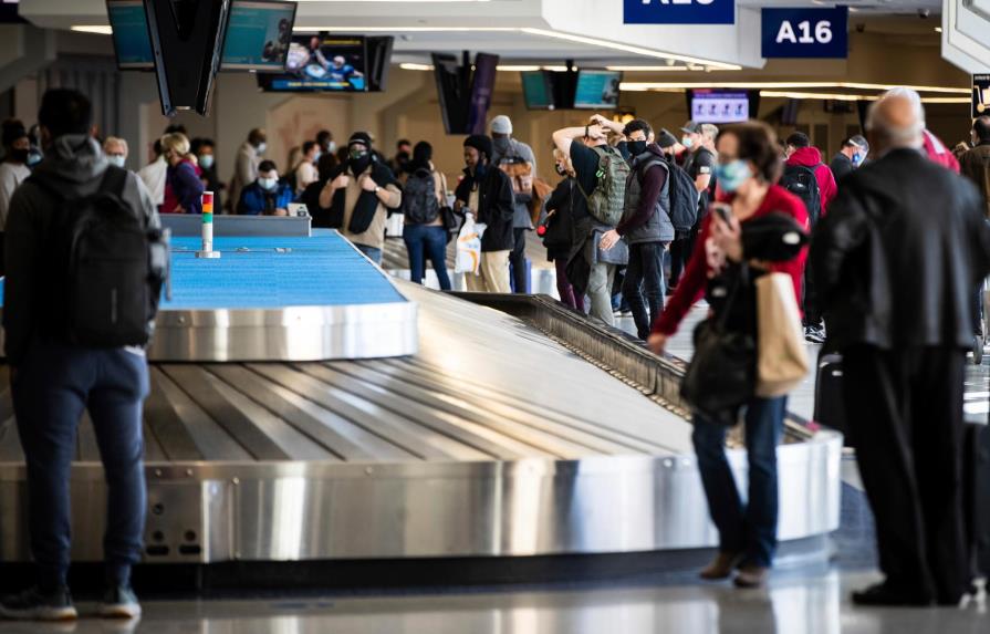 EEUU: 1.28 millones de personas viajaron en avión el domingo