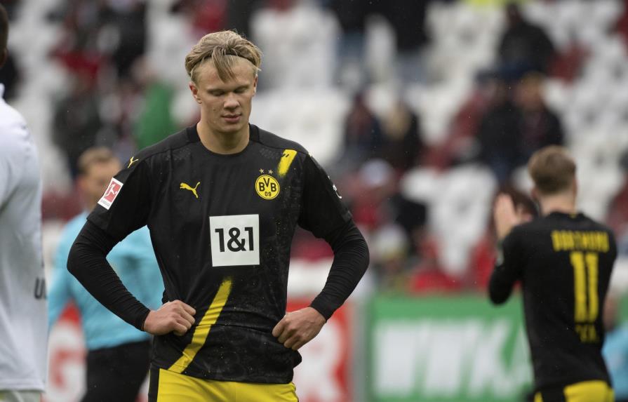 Augsburgo sorprende y vence 2-0 al Dortmund en la Bundesliga