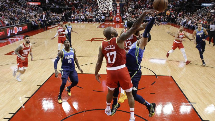 Harden anota 35 puntos y Rockets ganan 128-121 a Mavericks,