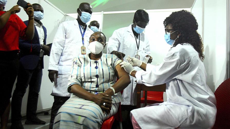 Nigeria recibe casi 4 millones de vacunas de COVAX
