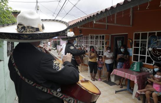 Panamá celebra modestamente día de las madres por pandemia Panamá celebra modestamente día de las madres por pandemia