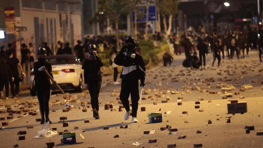 Arrestan a legisladores pro democracia en Hong Kong