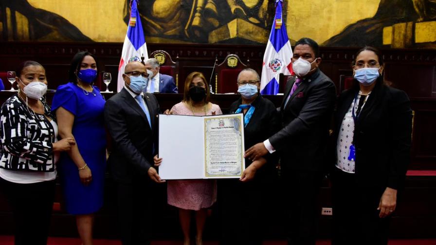 Políticas elevan sus voces y llaman a las mujeres a que se empoderen