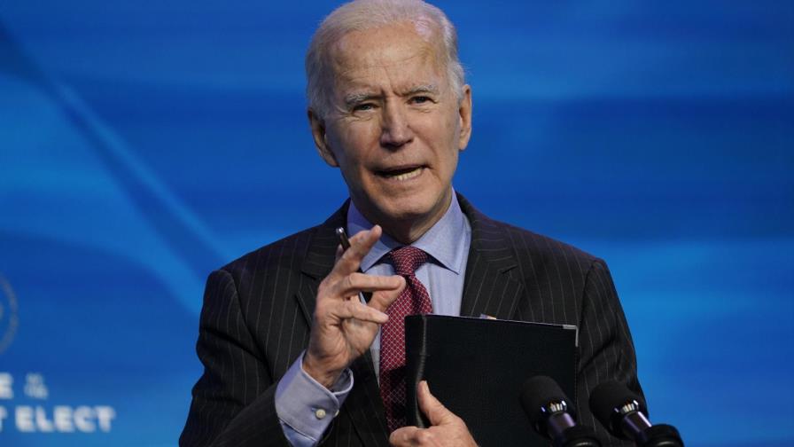 Plan Biden busca cortar ciclo de virus con máscaras, vacunas