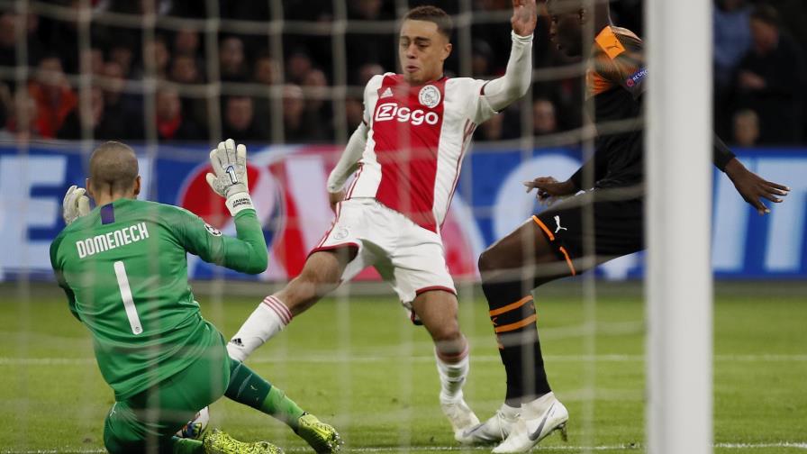 Dest deja concentración de Ajax en Qatar