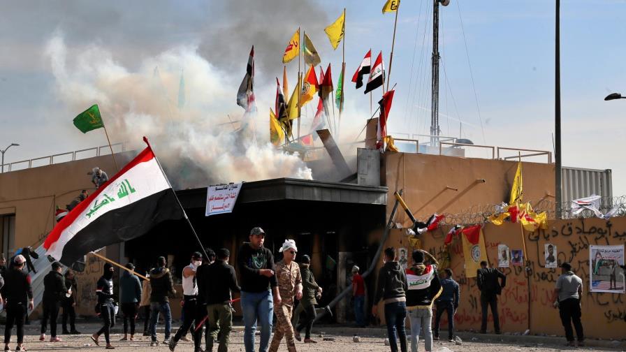 Tropas EEUU lanzan gas lacrimógeno a manifestantes en Bagdad