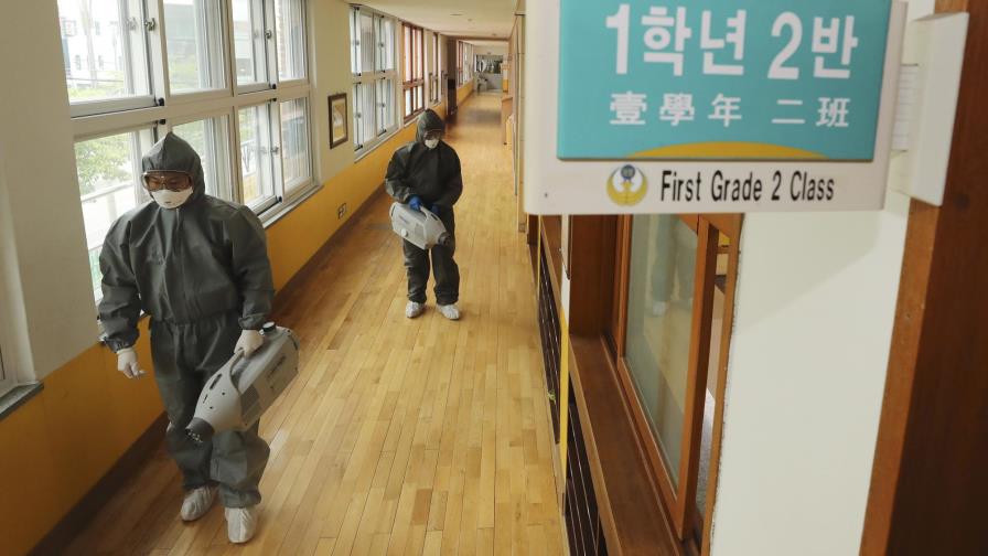 Surcorea rastrea nuevas infecciones; hay otros 19 casos
