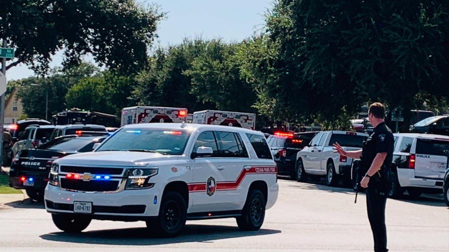 Policía rodea vivienda tras tiroteo en Texas Policía rodea vivienda tras tiroteo en Texas