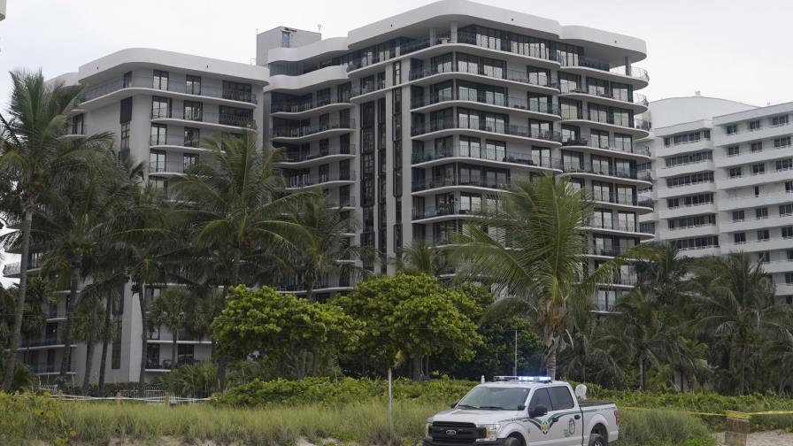 Muchos residentes de edificio gemelo en Miami se quedan Muchos residentes de edificio gemelo en Miami se quedan