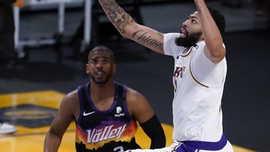 Davis toma el timón, Lakers ganan 123-110 a los Suns Davis toma el timón, Lakers ganan 123-110 a los Suns