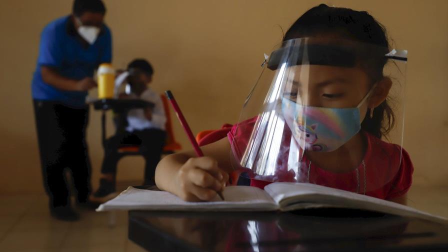 México empieza a reabrir escuelas, en el estado de Campeche