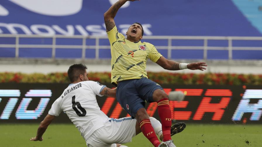 Carlos Queiroz critica labor arbitral en derrota de Colombia
