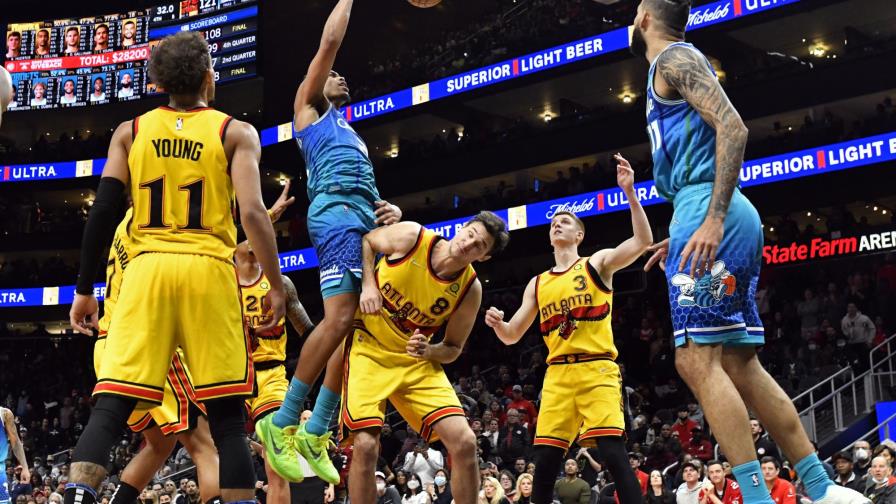 Unos Hornets mermados derrotan a Hawks a base de triples