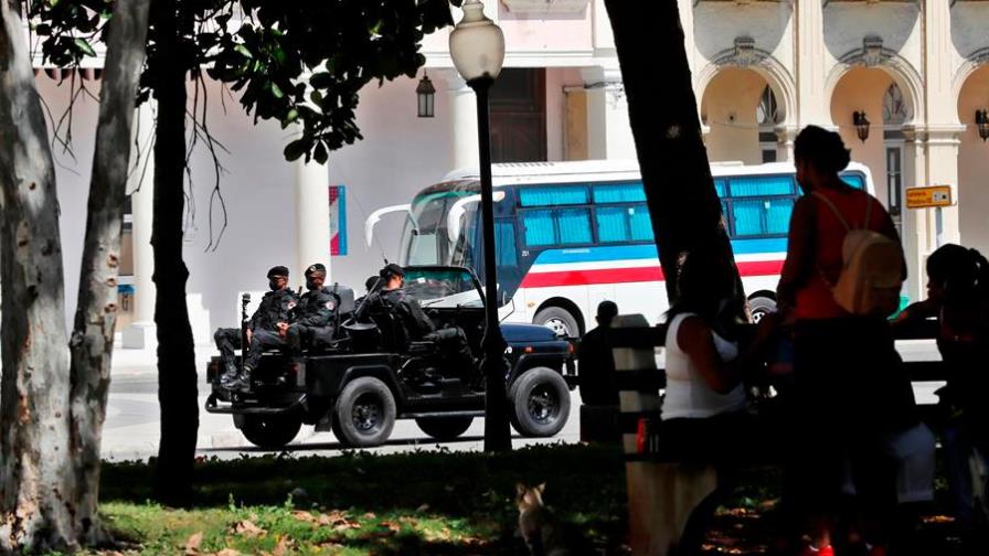Activistas denuncian largos arrestos domiciliarios tras las protestas en Cuba Activistas denuncian largos arrestos domiciliarios tras las protestas en Cuba