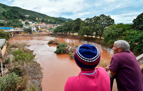 Suben a 45 los muertos y a 101 municipios en emergencia por lluvias en Brasil