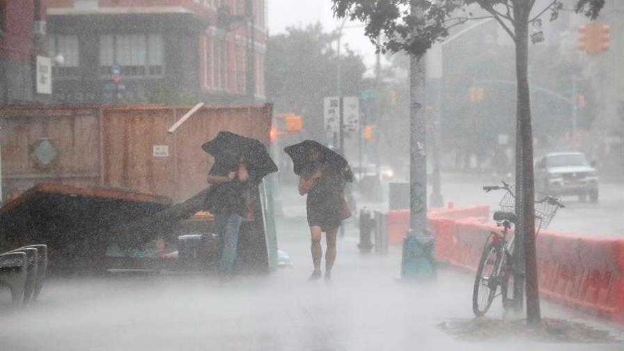 Tormenta Isaías llega con vientos y lluvias a Pensilvania y Nueva York