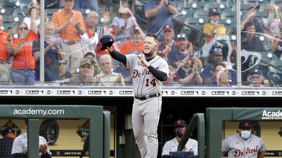 Hinch vuelve a Houston; Tigres vencen a Astros