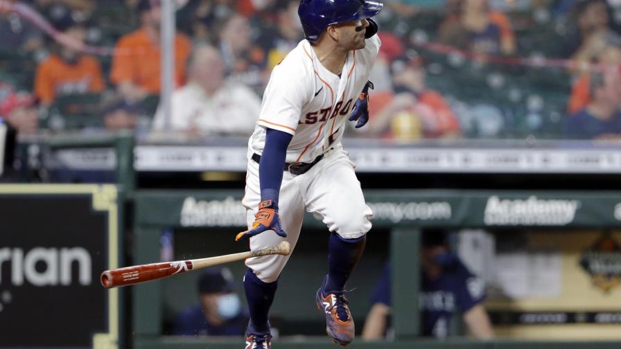 Altuve ayuda a Astros a superar a Marineros tras el COVID-19