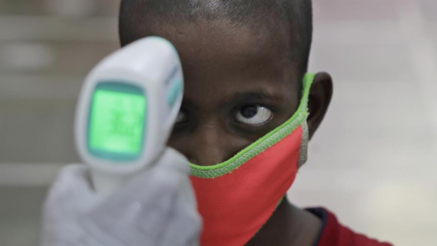 China enfrenta nuevo brote de coronavirus en Xinjiang