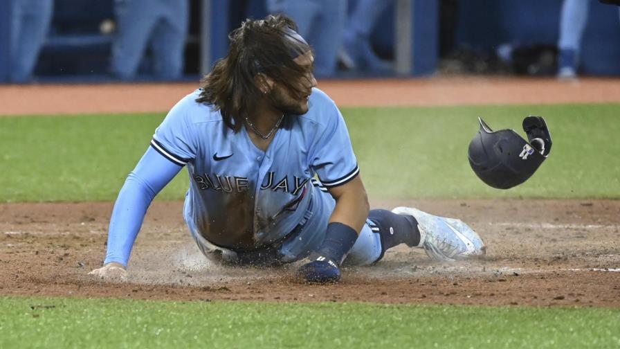 Los Azulejos vencen a Medias Blancas con wild pitch