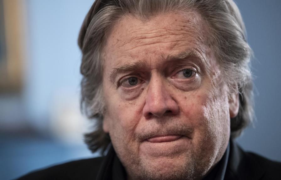 Declaran en desacato a Steve Bannon, aliado de Donald Trump